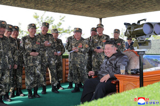 N.K. leader watches artillery firing contest
