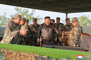 N.K. leader watches artillery firing contest