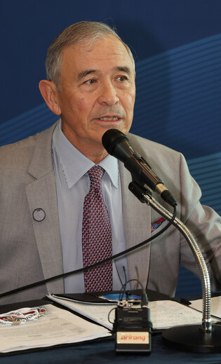 Ex-U.S. envoy at Jeju forum