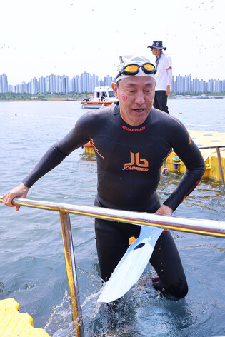 Triathlon festival on Han River