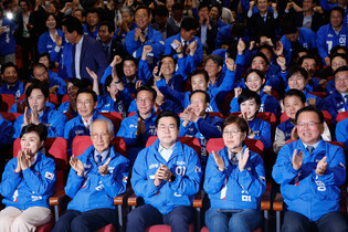 Liberal party's Lee forecast to win presidential election