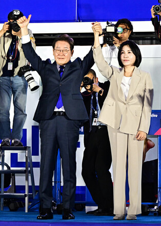 Lee certain to win presidential election