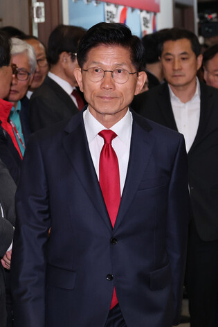 Kim concedes defeat in presidential election