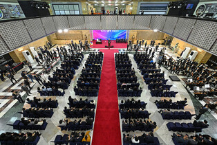 Lee sworn in as S. Korean president