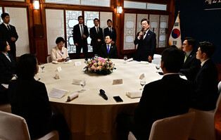 Lee sworn in as S. Korean president