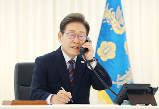 Lee holds 1st phone talks with Trump