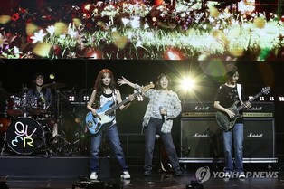 밴드 QWER "불협화음 딛고 하모니 완성…성장이 우리 정체성"