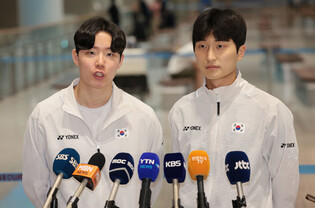 S. Korean badminton pair