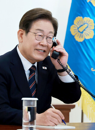 Lee holds phone talks with Ishiba