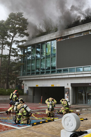 Fire at Buddhist museum
