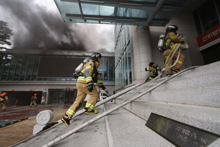 Fire at Buddhist museum