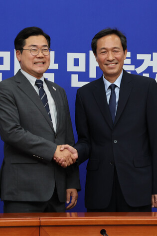 Ruling party's acting leader meets senior presidential secretary