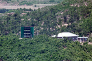 N. Korea appears to pause broadcasts of loud noises toward S. Korea