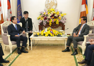 South Jeolla governor meets Phnom Penh governor