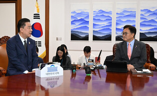 Speaker meets ruling party's new whip