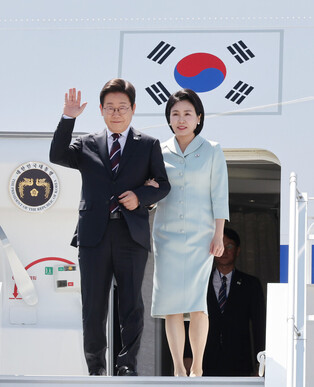 Lee arrives in Canada to attend G7 summit