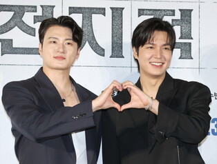 S. Korean actors Shin Seung-ho and Lee Min-ho