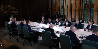 Lee attends expanded meeting of G7 summit