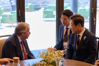 Lee meets with U.N. chief Guterres