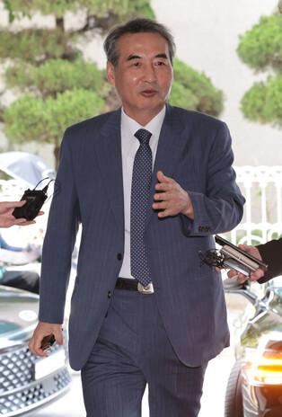 Independent counsel for probe into ex-first lady