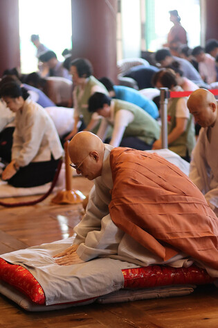 Largest Buddhist sect's leader