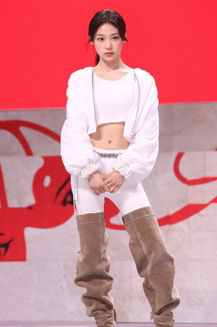 S. Korean girl group Baby DONT Cry