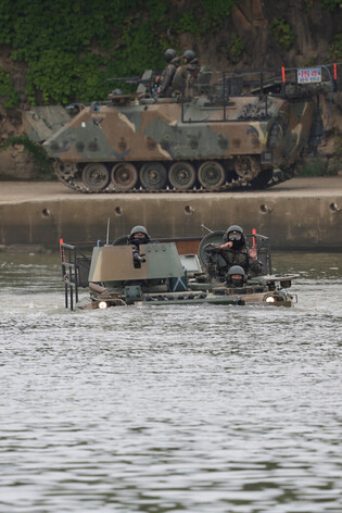 River-crossing drill