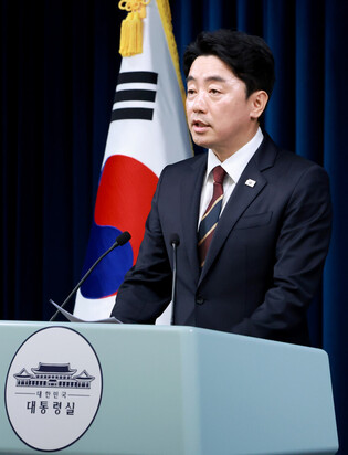 Lee nominates ex-Supreme Court justice as Constitutional Court chief