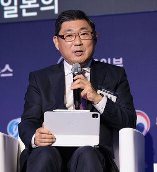 Symposium on security policy proposals for Lee gov't