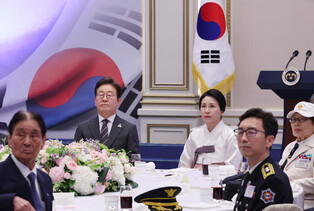 Lee meets war veterans