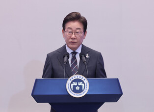 Lee meets war veterans