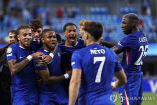 첼시, 벤피카 4-1 잡고 클럽월드컵 8강행…뇌우로 4시간38분 혈투