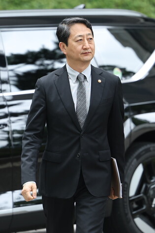 Industry minister grilled over Yoon's insurrection charges