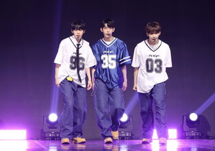 S. Korean boy group AHOF