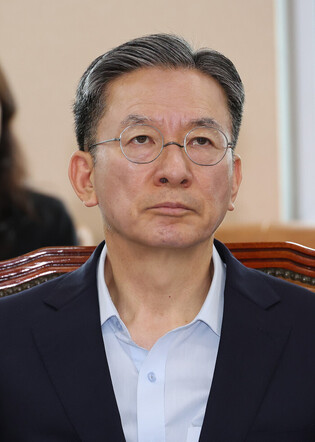 Justice minister nominee at parliamentary session