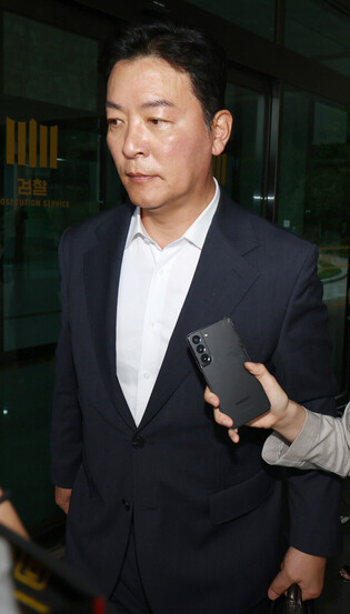 Ex-PSS deputy chief grilled over Yoon's insurrection charges