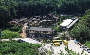 영화·드라마 촬영 명소 아차산 '고구려대장간마을' 철거키로