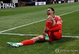 뮌헨 "무시알라, 종아리뼈 골절·발목 탈구…곧 수술 예정"