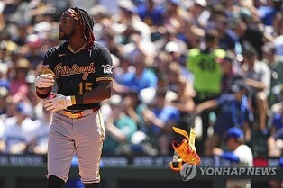 MLB '괴물' 크루스, 외야에서 169㎞ 총알 홈 송구…역대 2위