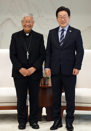 Lee meets Cardinal You Heung-sik