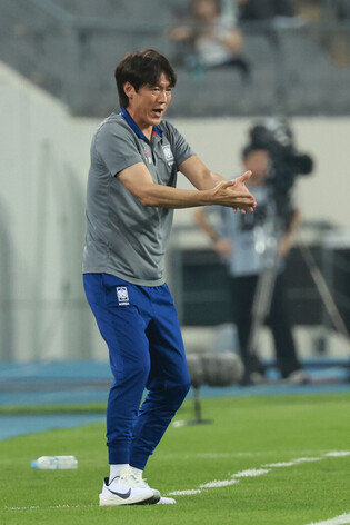 S. Korea-China match in East Asian championship