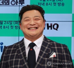 Comedian Yoon Jung-soo says he's dating with marriage in mind
