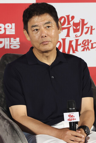 S. Korean actor Sung Dong-il