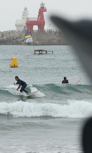 Hitting the waves