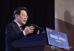 Lee pledges to step up support for N. Korean defectors