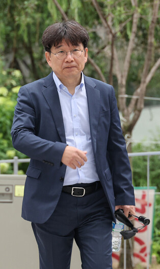 Donghae Engineering's exec grilled in probe into ex-first lady