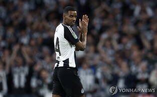 EPL 챔피언 리버풀, 득점 1위 살라흐에 2위 이사크도 품을까