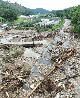 Regular train services connecting Daegu to Busan, Jinju suspended due to heavy rain