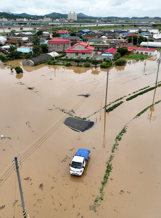 Torrential rain in S. Korea