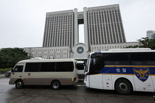 Ex-President Yoon attends hearing on legality of his arrest